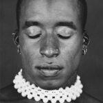 Ajamu X, Autoportrait collier de perles, 1993