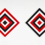 Claude Tousignant, Losanges en noir-blanc-rouge, 2019