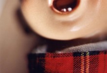 Diana Thorneycroft, Doll Mouth (red plaid), 2005